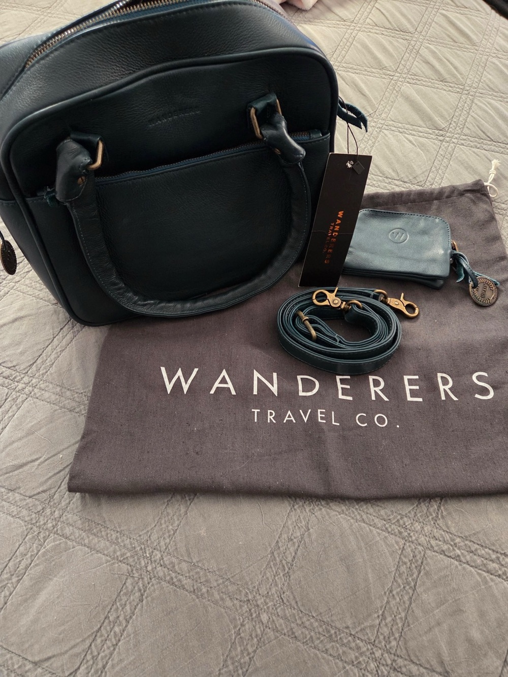 Wanderers Travel Co. Women's Monterosso Grande Crossbody